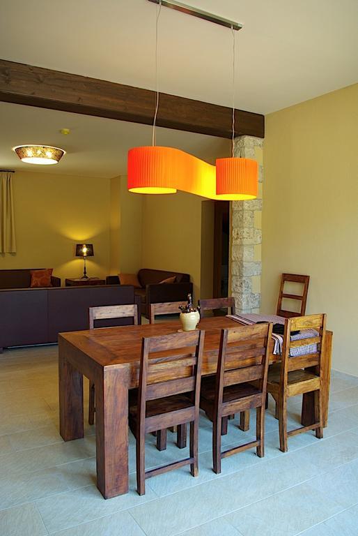 Ferienwohnung L'Arcada De Fares Sant Ferriol Exterior foto