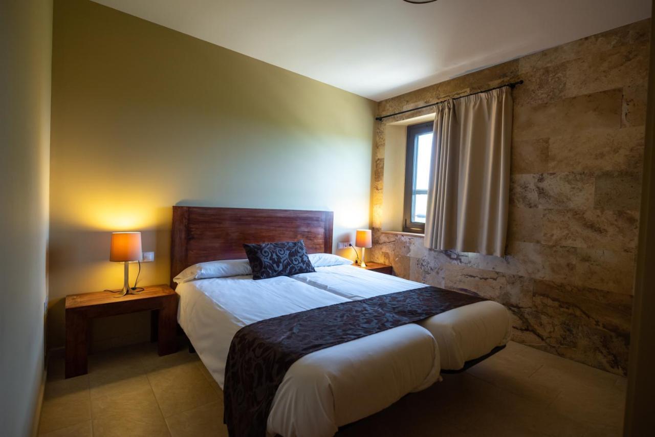 Ferienwohnung L'Arcada De Fares Sant Ferriol Exterior foto
