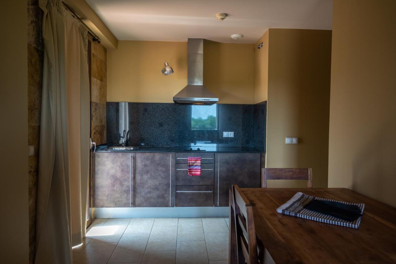 Ferienwohnung L'Arcada De Fares Sant Ferriol Exterior foto