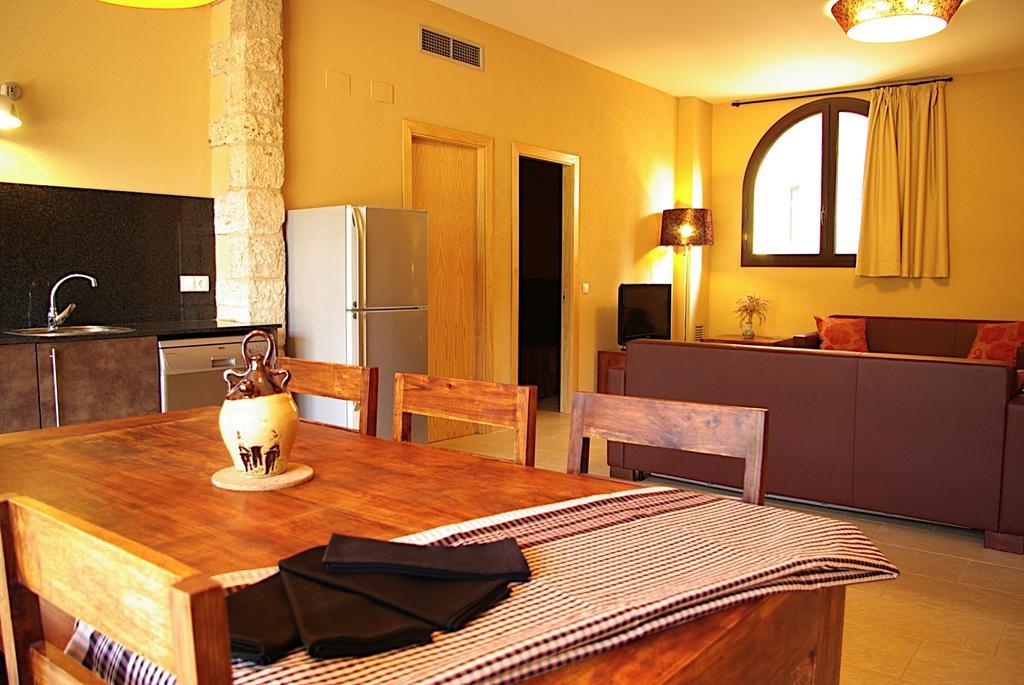 Ferienwohnung L'Arcada De Fares Sant Ferriol Exterior foto